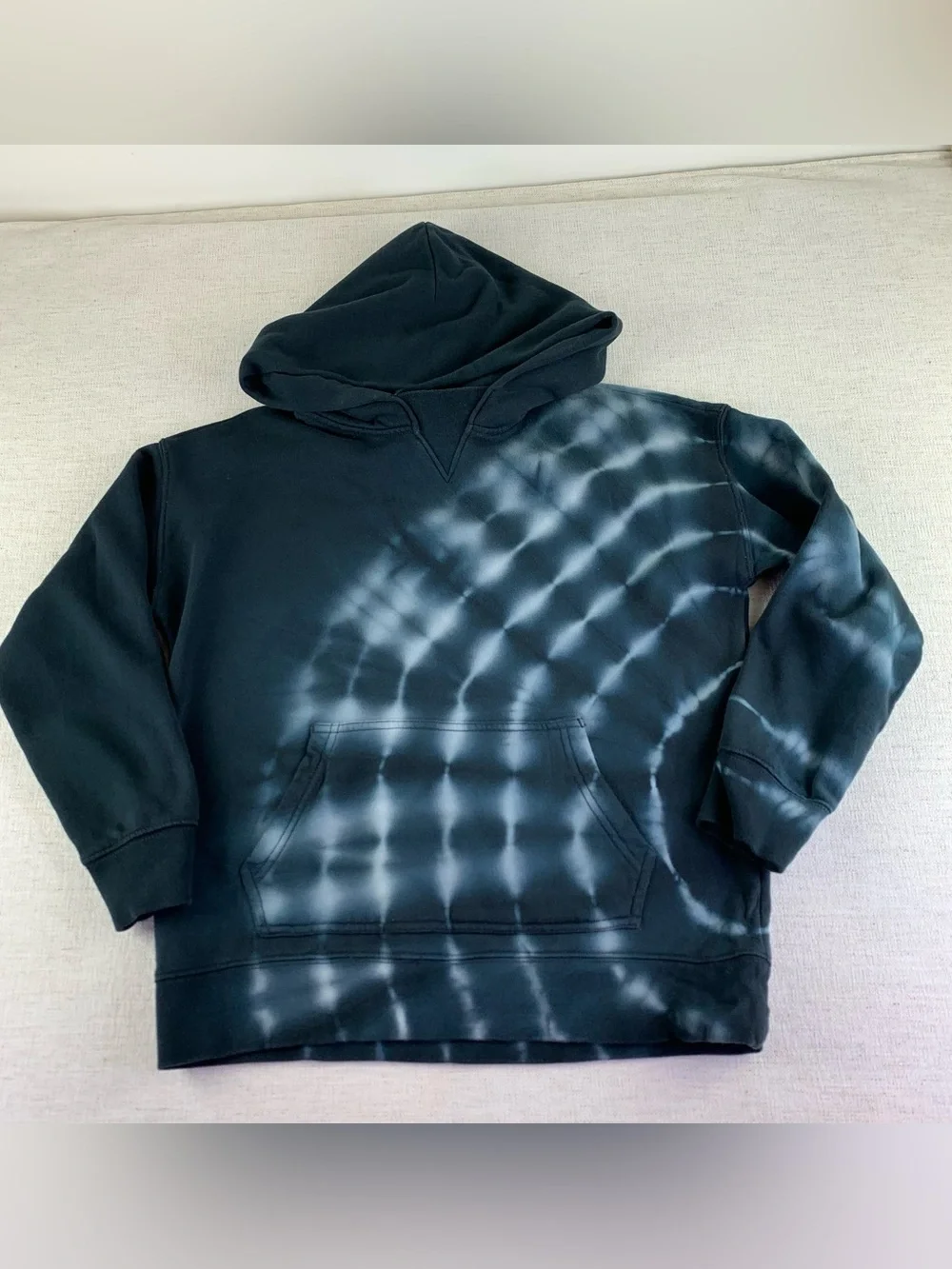 GAP teen size 10 Black and White Tie-Dye Pullover Hoodie long sleeve